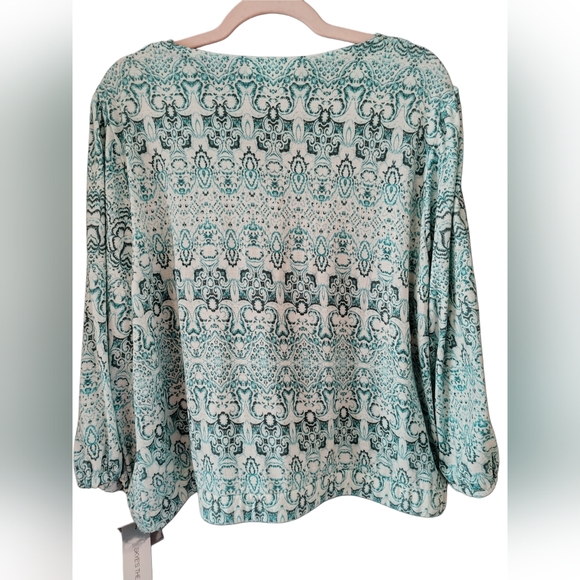 NWT Skye's The Limit Blue & White Patterned Button Front Top Sz XL - Picture 2 of 6